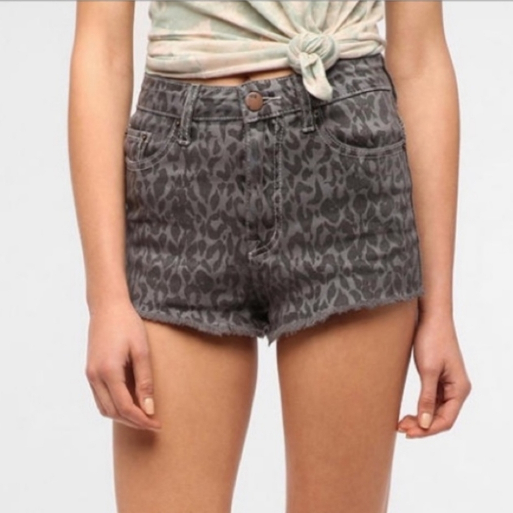 Urban Outfitters BDG leopard print high-rise cheeky shorts, size 31.